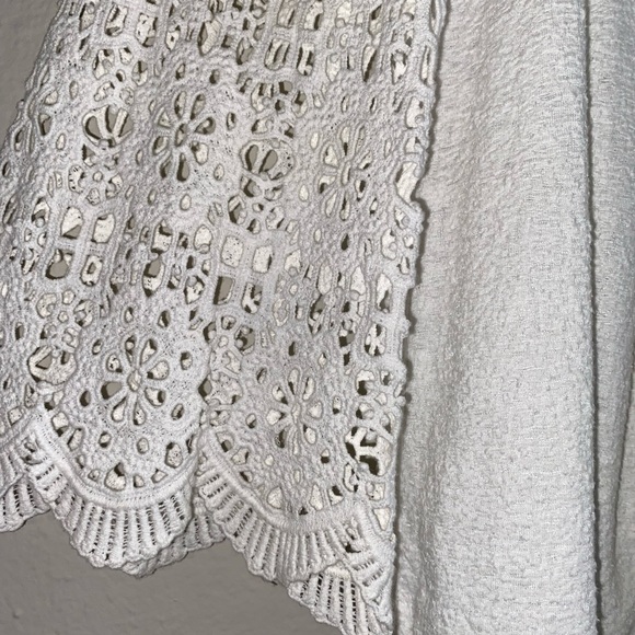 Contemporary Eyelet Detail Blouse - Picture 2 of 8